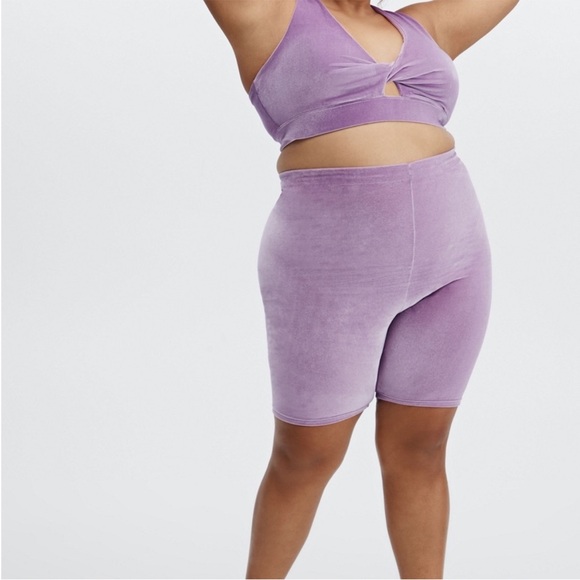 Fabletics Velour Bike Shorts 9" - Picture 1 of 6